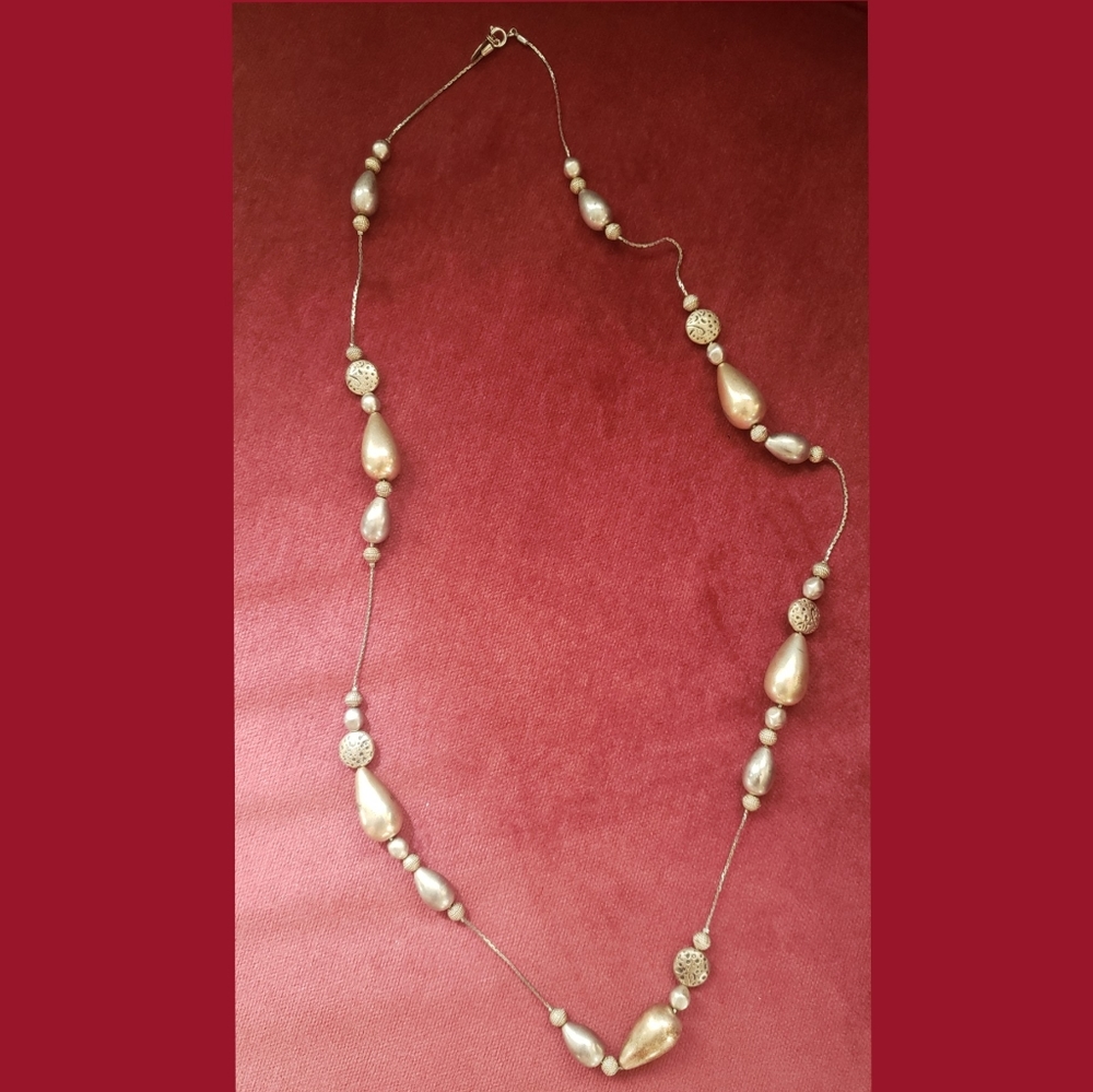 Seasonal Whispers 1.8 oz silver necklace